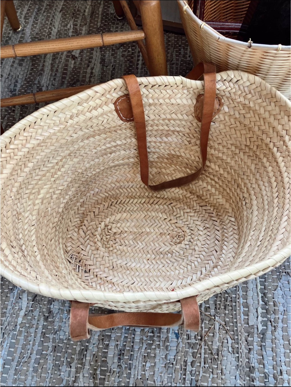 Large Moroccan market Woven Straw Tote Bag with Tan Leather Handles - Picture 4 of 5